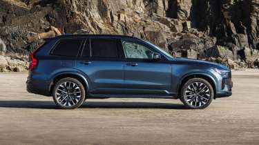 Volvo XC90 side