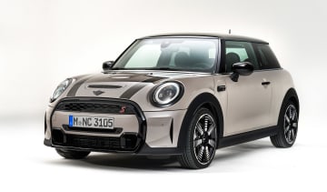 Mini Cooper S 2021 - front quarter