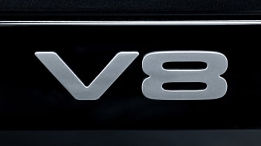 Land Rover Defender V8