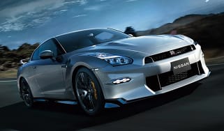 Nissan GT-R 2025 – front