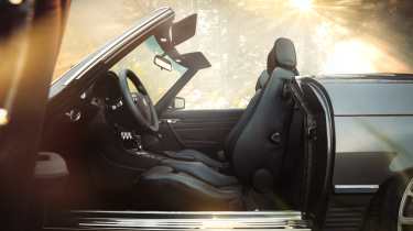 Pogea Mercedes SL – interior