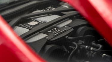 Aston Martin DBS Superleggera - engine