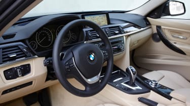 2012 BMW 328i Touring interior dashboard