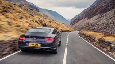 Bentley Continental GT Mulliner Blackline – rear tracking