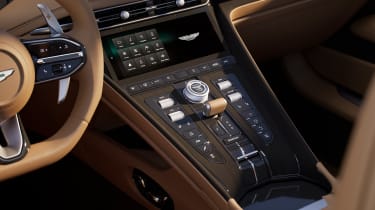 Aston Martin DB12 Volante – dashboard
