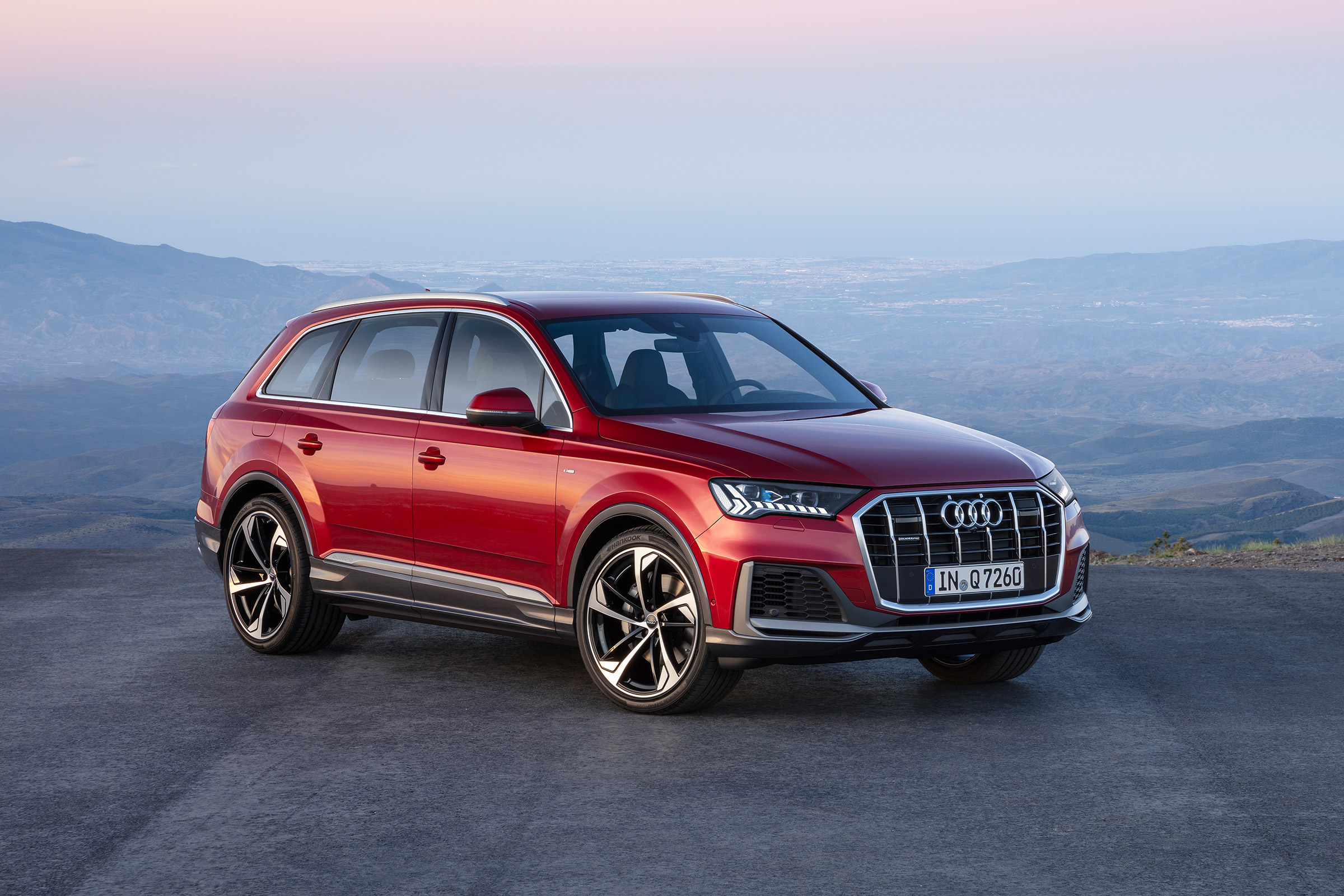 Новая ауди q7 2024. Audi q7 2019. Audi q7 2020. Ауди q7 2019. Audi q7 2019 Restailing.