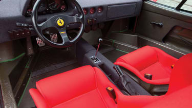 Ferrari F40 - Interior