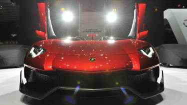 Video: Lamborghini Aventador J