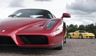 Porsche Carrera GT v Ferrari Enzo