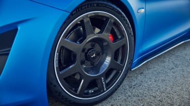 Alpine A110 R – front wheel
