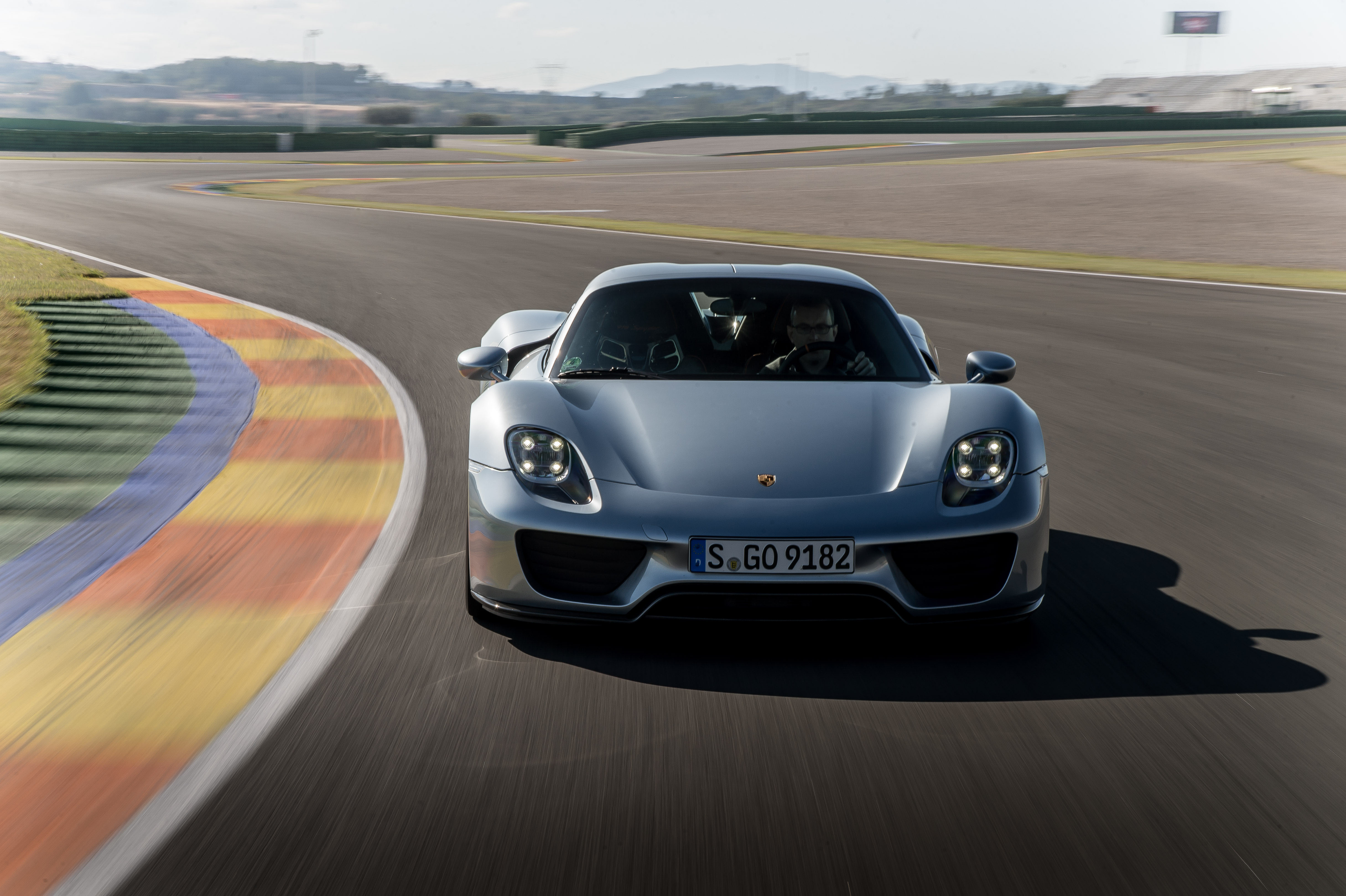 Porsche 918 Spyder review