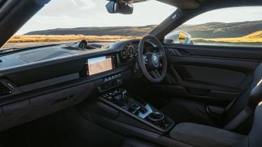 Porsche 911 Carrera GTS T-Hybrid – interior