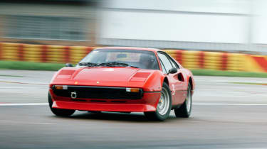 Ferrari 365 GTB/4 Daytona and 308 GTB – cornering