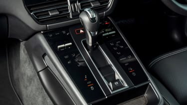Porsche Macan S MY21 – gear selector