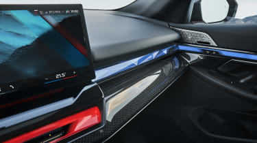 BMW i5 – dash panel