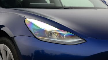 Tesla Model 3 MY21 - headlight