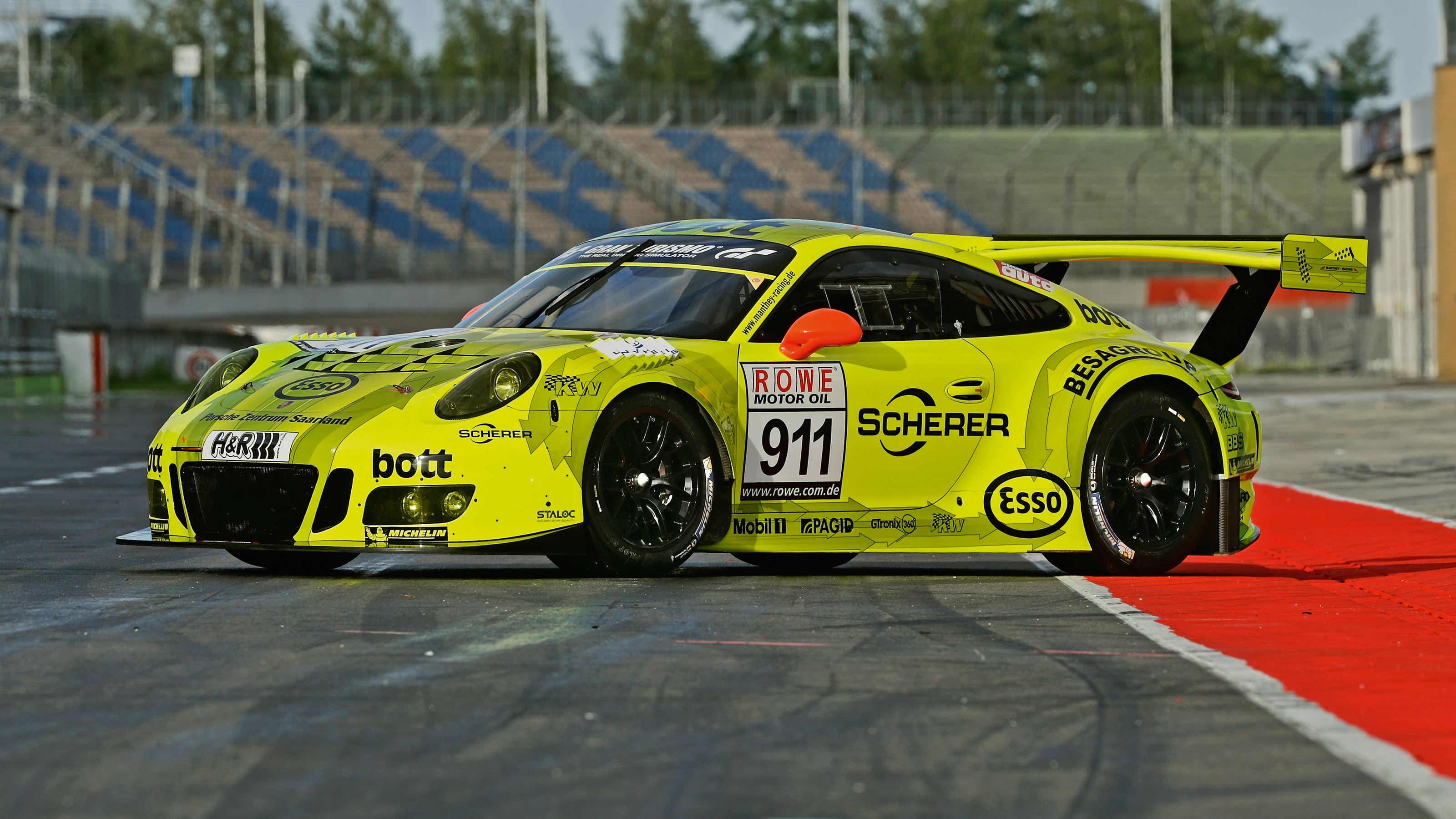 Porsche 911 RSR v GT3 R v GT3 Cup - track-only 911s driven | evo
