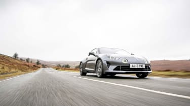 Alpine A110 MY22 – GT front tracking low
