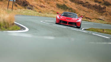 Ferrari Enzo v Ferrari LaFerrari