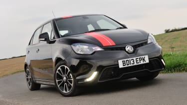 MG3 black and red