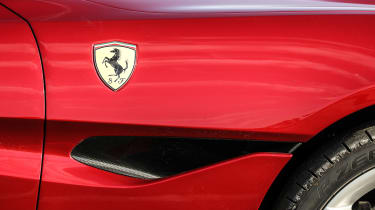 Ferrari Portofino - wing
