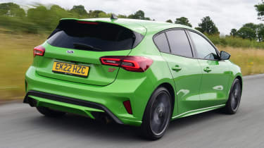 Ford Focus ST 2022 review – rear tracking
