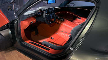 Genesis Magma GT