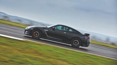 Nissan GT-R side