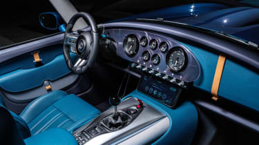 AC Cobra GT Roadster – interior