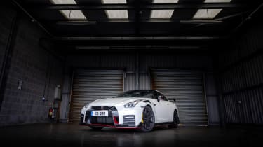 Nissan GT-R Nismo track – pit