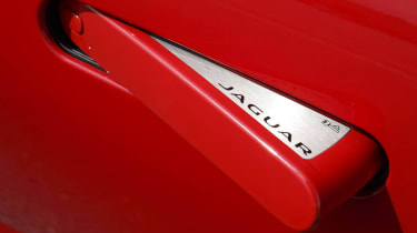 2013 Jaguar F-type V8 S hidden door handle