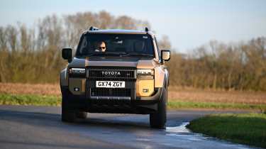 Toyota Land Cruiser – front