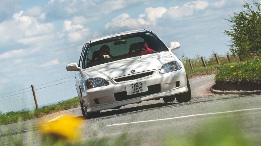 ホンダ シビック タイプR（EK9、1997-2000）レビュー：1990年代のJDMアイコンはプジョー205 GTIを時代遅れに見せる