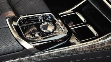 BMW i7 M70 - centre console