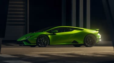 Lamborghini Huracan Technica factory – side