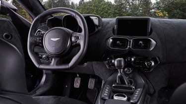 Aston Martin Vantage – FF interior