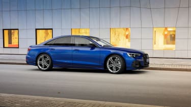 Audi S8 2022 FL – side