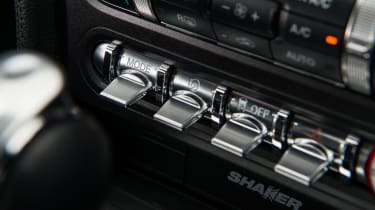 Ford Mustang GT - Switches