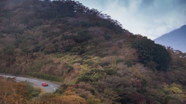 Porsche Cayman GTS Japan - distance