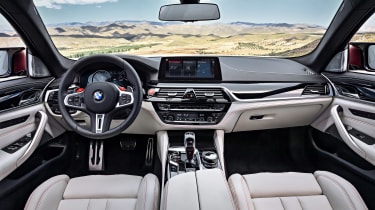 BMW M5 F90 - Plum matte interior