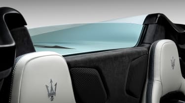 Maserati MC20 Cielo – rear glass
