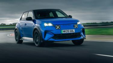 Honda Civic Type R v Alpine A290