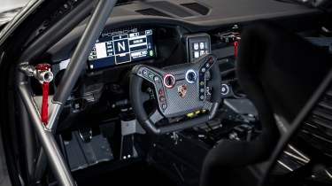 Porsche 911 GT4 R interior