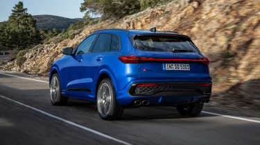 Audi SQ5 dynamic rear three-quarter