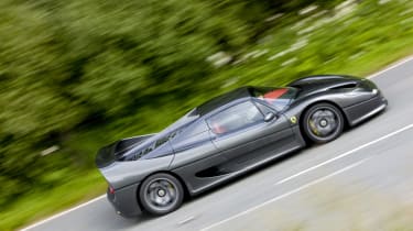 Ferrari F50 side tracking