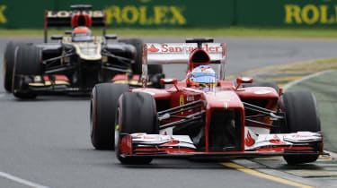 Alonso fights off Lotus attack, Melbourne 2013