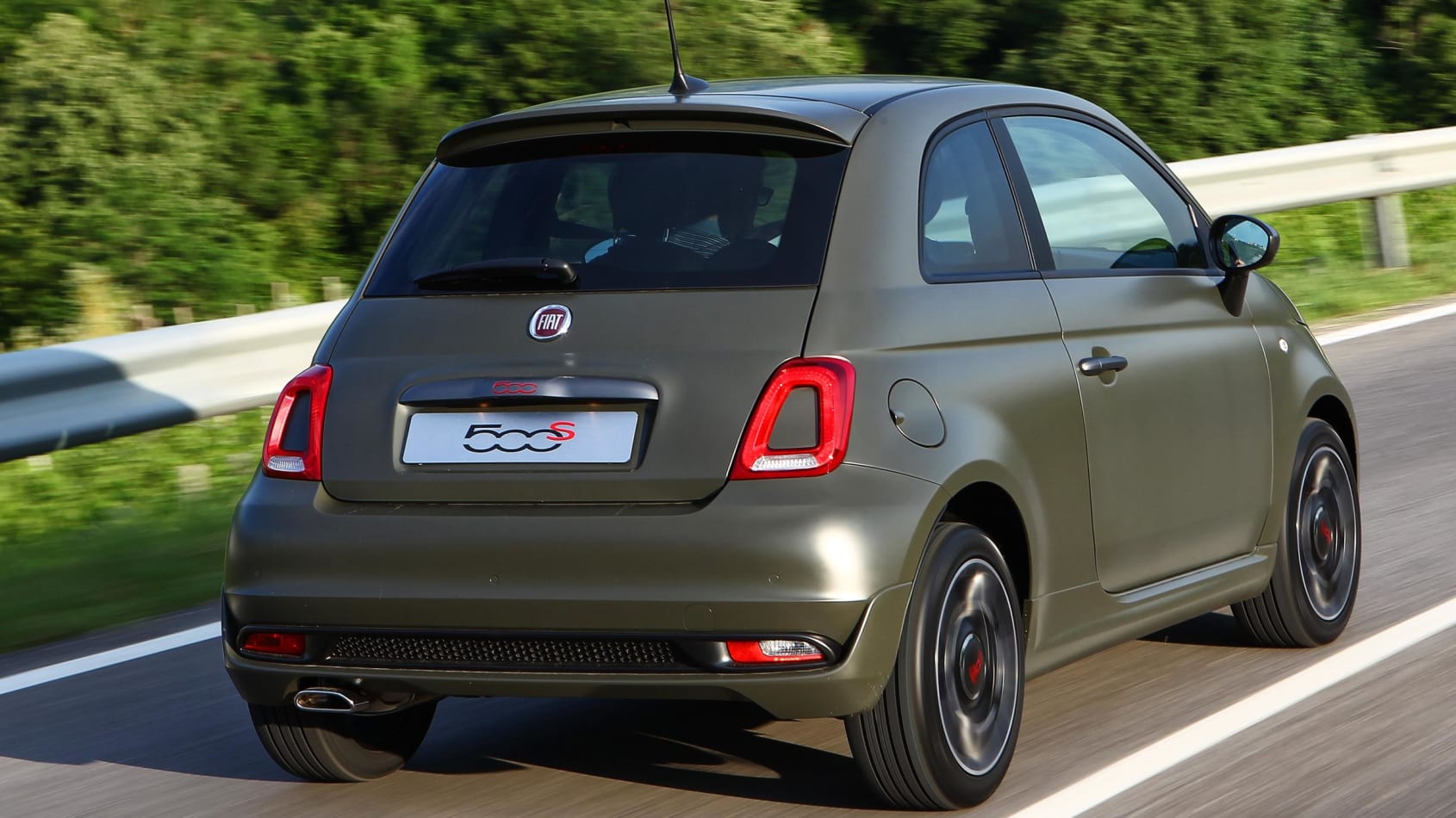 New Fiat 500 (UK spec) in pictures Evo