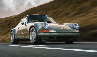 Theon Design 964 Porsche 911 restomod