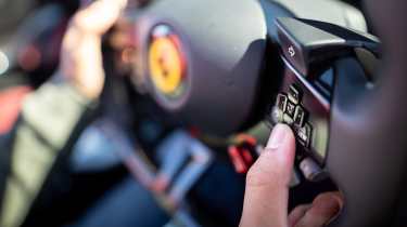 Ferrari 12 Cilindri Spider – buttons