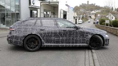 BMW M5 facelift 2027